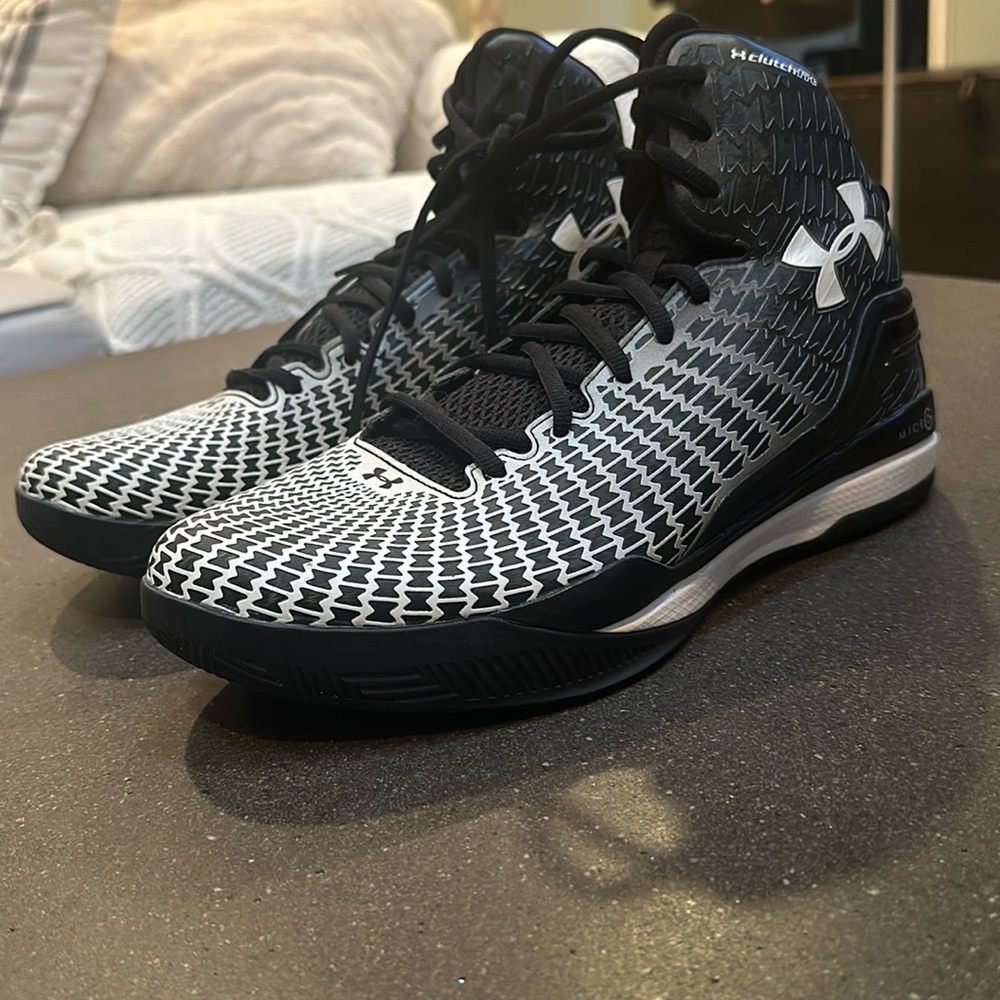 Men’s Under Armor Micro G Clutchfit Drive ‘Black White’ basketball she Sz. 12